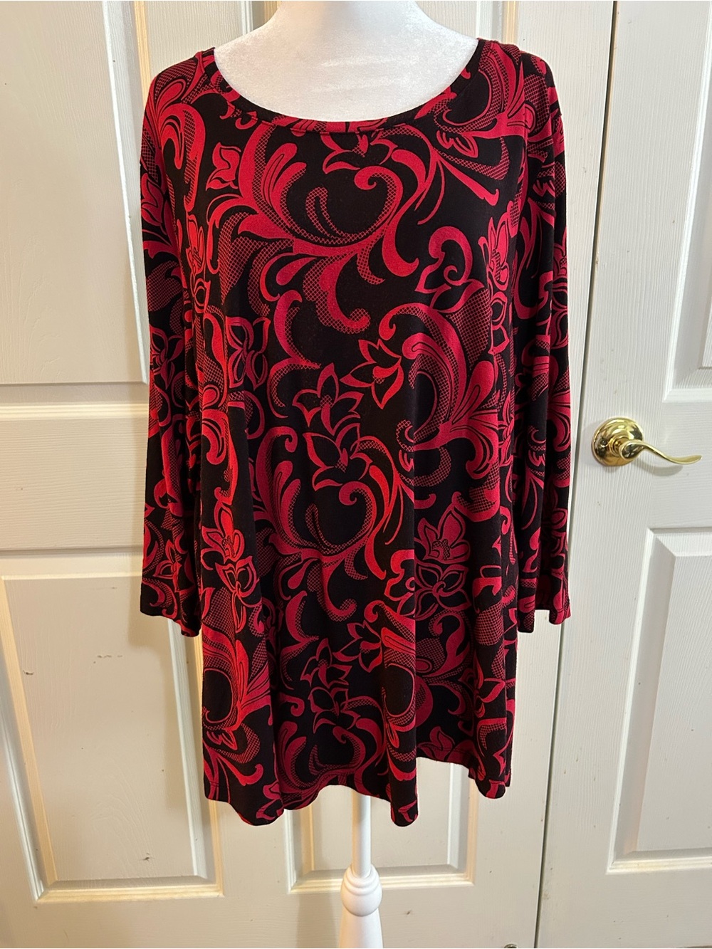 JM Collection red & black tunic, XL
